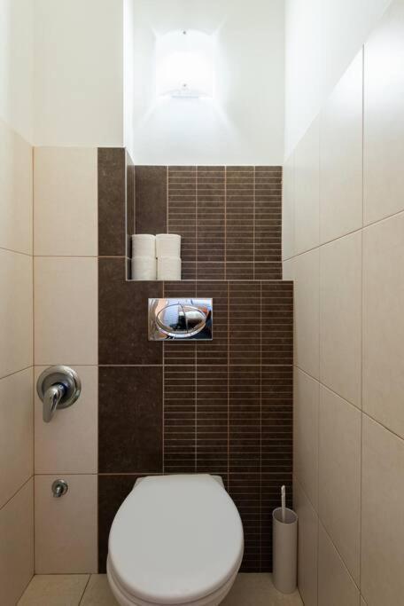 Lighthouse Apartment Praga Exterior foto